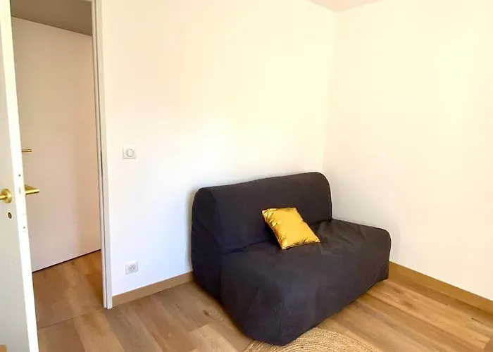 度假居 La Bessinoise, 4chambres, Fibre Optique Et Canoe Niort & *