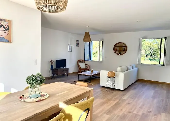 度假居 La Bessinoise, 4chambres, Fibre Optique Et Canoe Niort &