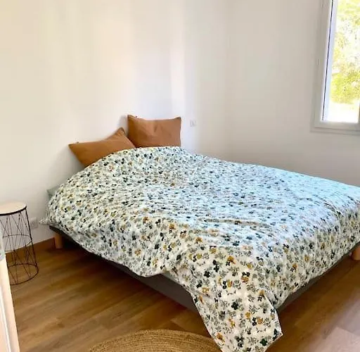 度假居 La Bessinoise, 4chambres, Fibre Optique Et Canoe Niort & *